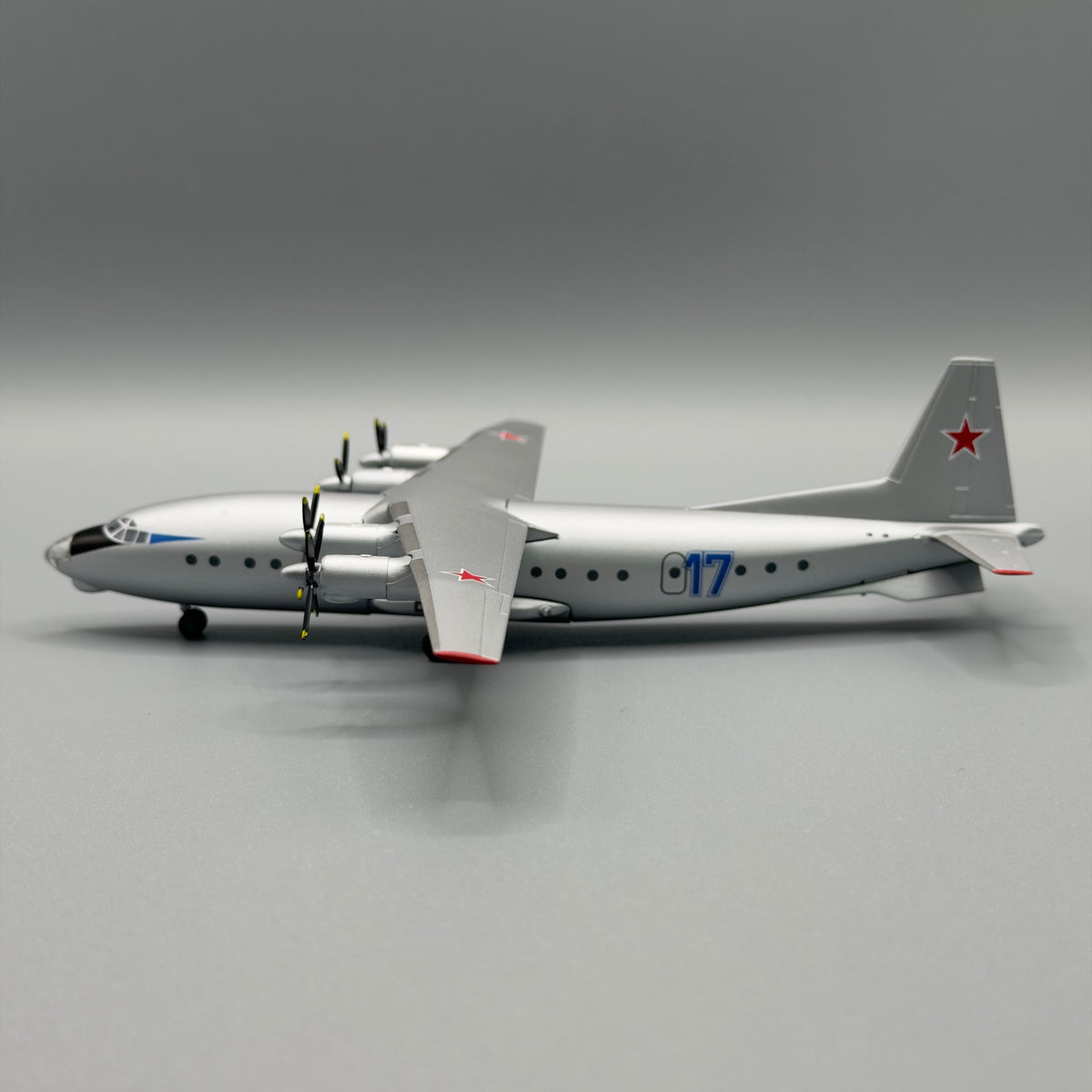 Antonov An-10 Soviet Air Force & Air Defence — 4 Variants — 1:200 Scale Model