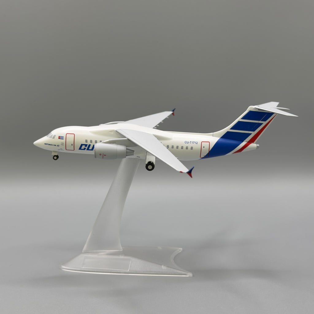 Antonov An-158 Cubana de Aviación CU-T1712 / CU-T1714 / CU-T1715 / CU-T1716 / UR-EXC 1:200 Scale Model