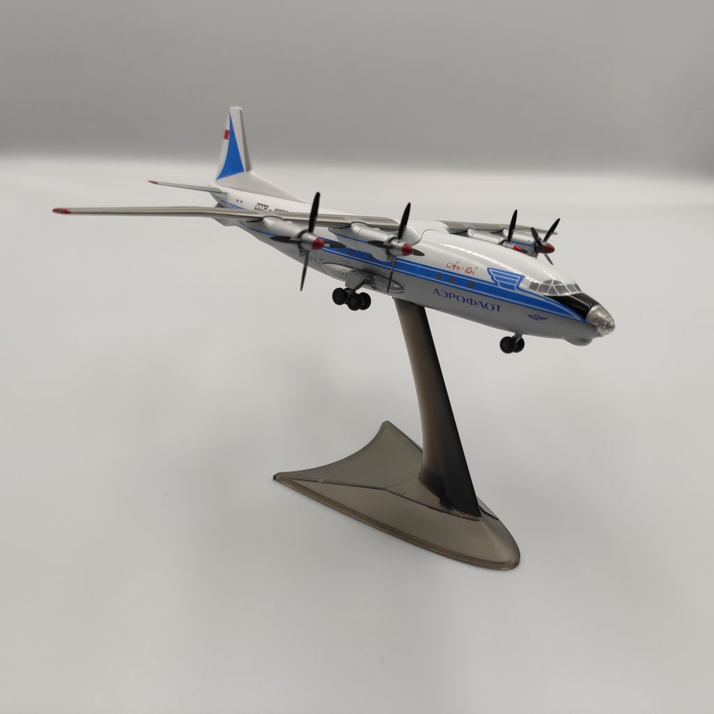 Antonov An-10 Aeroflot USSR Blue Livery 1:200 Scale Model by KUM