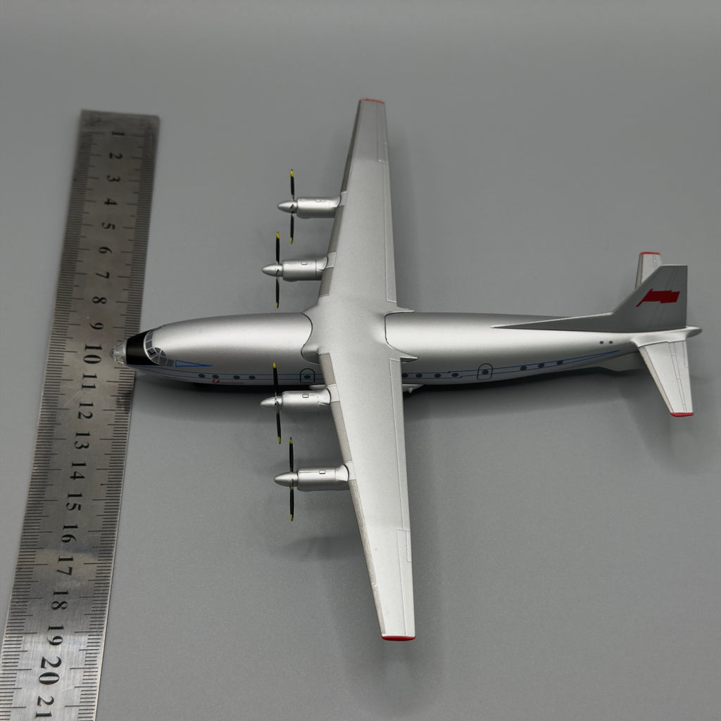 Antonov An-10 “Ukraina” Early Prototype — No Registration — NATO Cat — 1:200 Scale Model