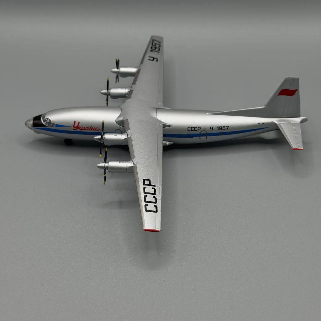 Antonov An-10 “Ukraina” USSR-U1957 Prototype — NATO Cat — 1:200 Scale Model