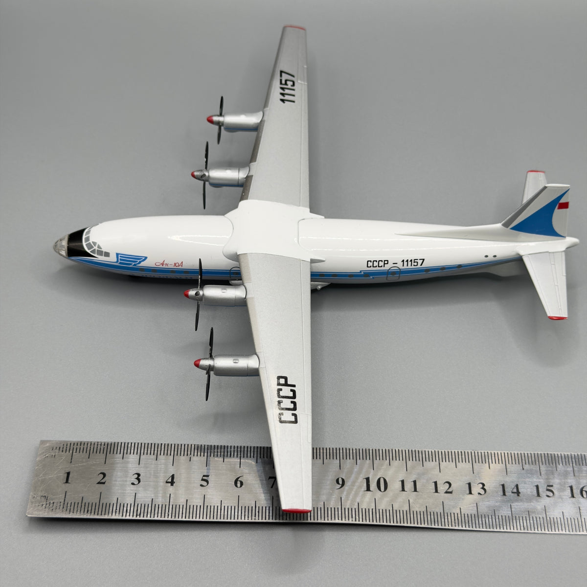 Antonov An-10 Aeroflot USSR Blue Livery 1:200 Scale Model by KUM