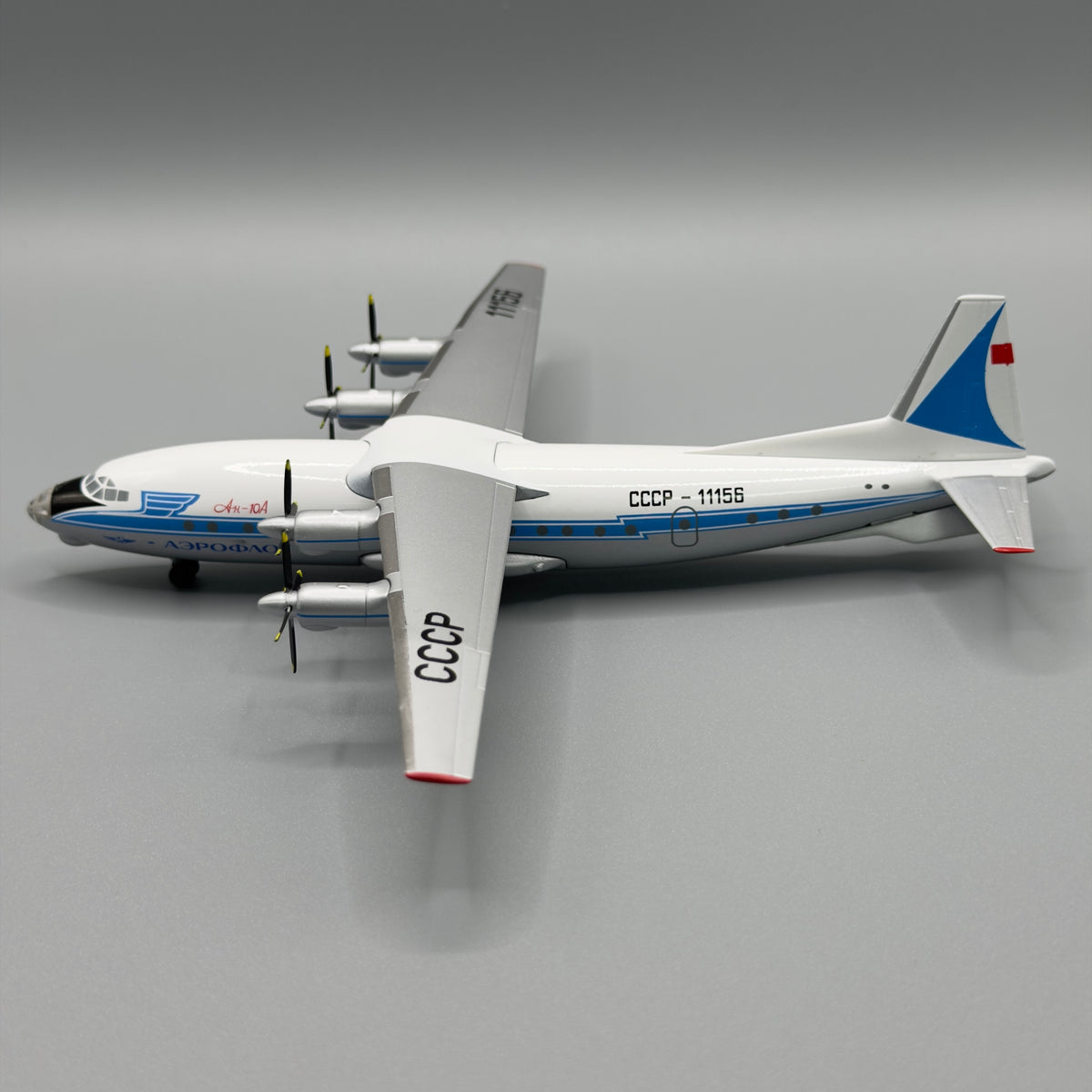 Antonov An-10 Aeroflot USSR Blue Livery 1:200 Scale Model by KUM