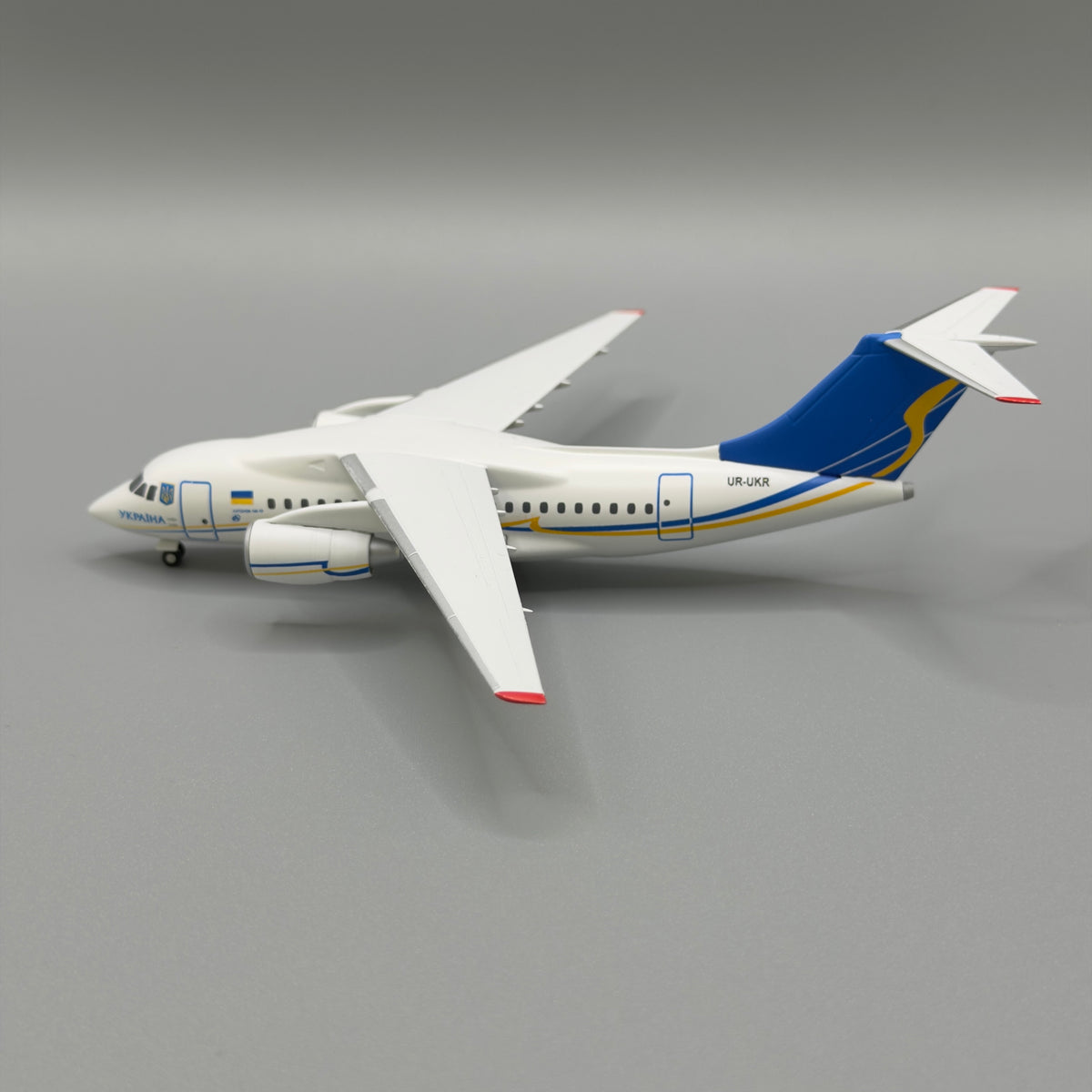 Antonov An-148-100B Ukraine Government UR-UKR 1:200 Scale Model