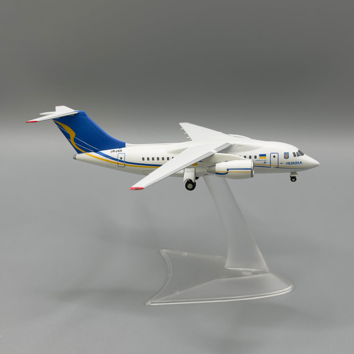 Antonov An-148-100B Ukraine Government UR-UKR 1:200 Scale Model