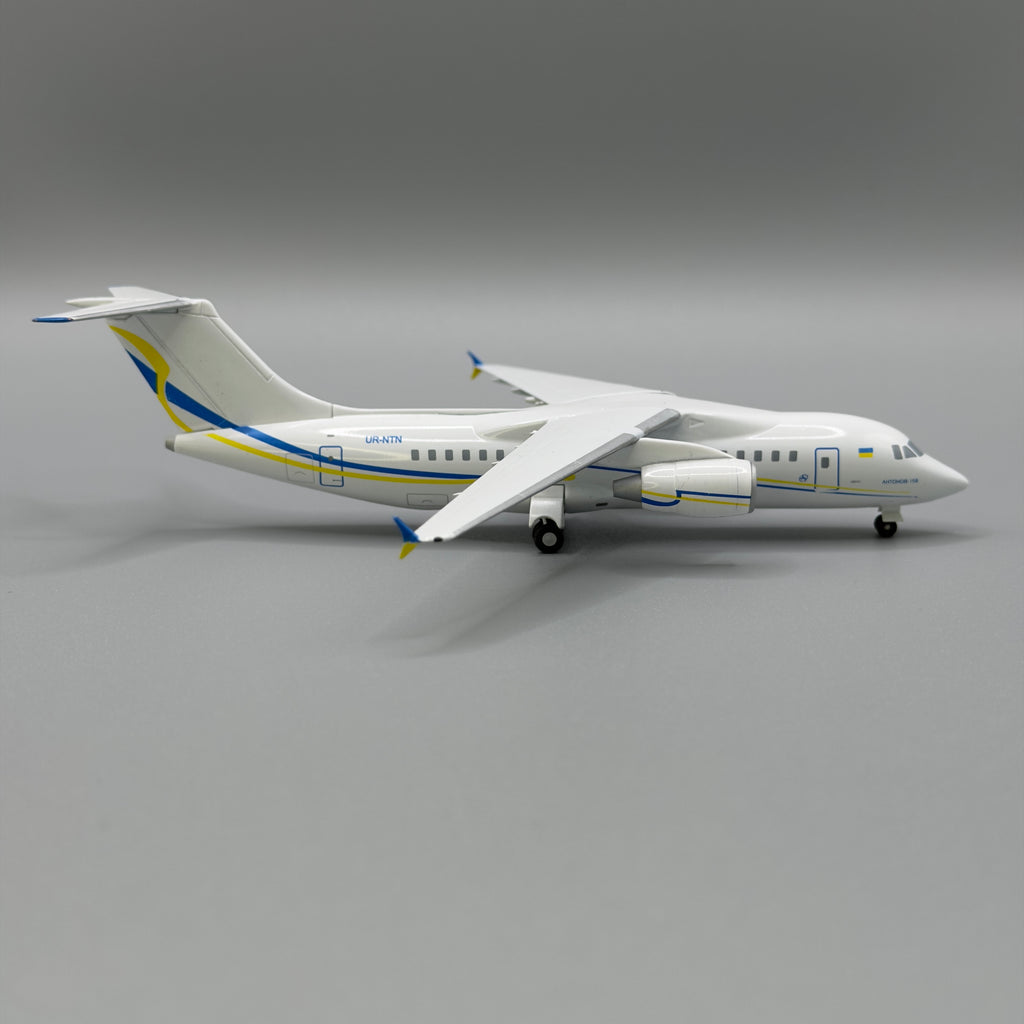 Antonov An-158 Antonov Design Bureau UR-NTN 1:200 Scale Aircraft Model