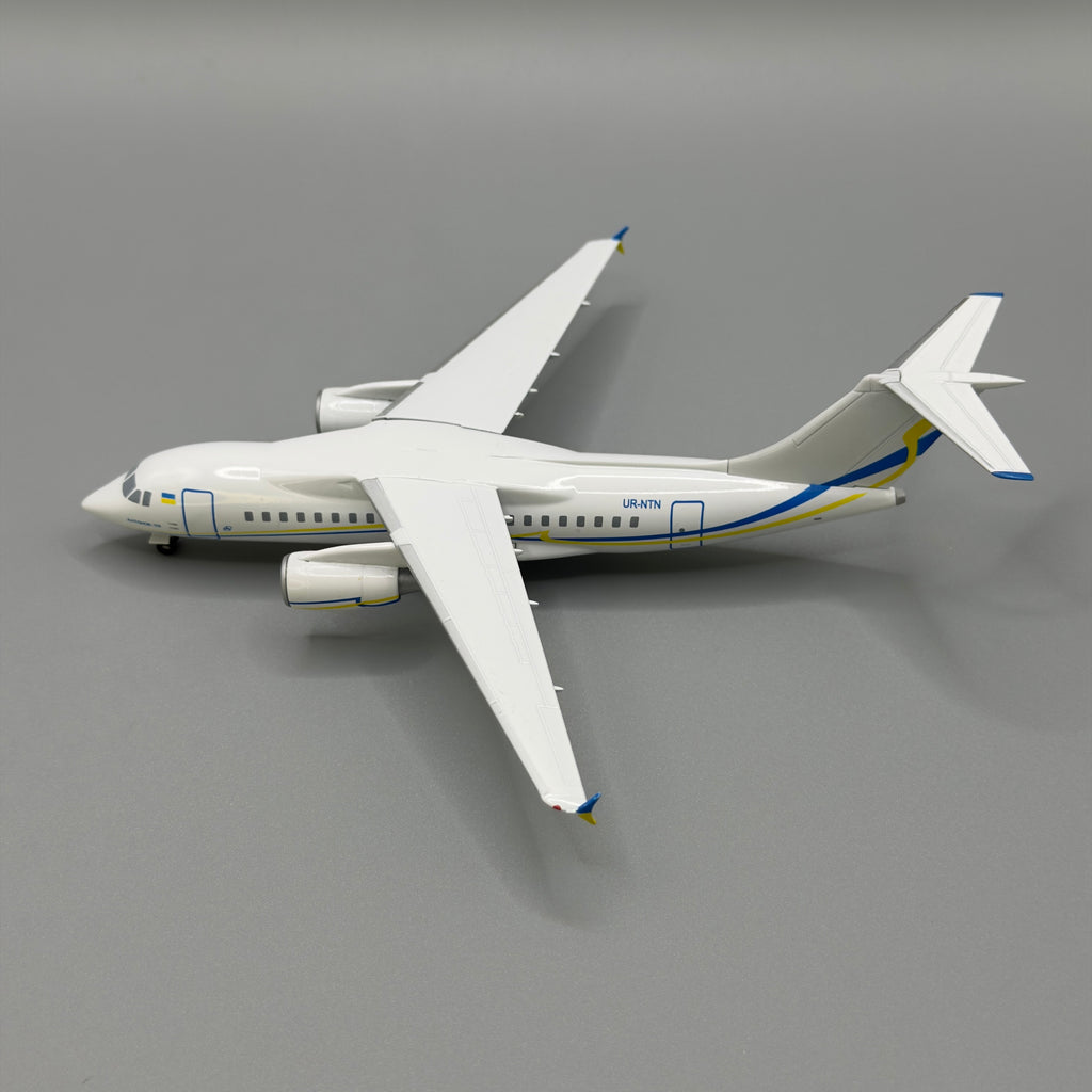 Antonov An-158 Antonov Design Bureau UR-NTN 1:200 Scale Aircraft Model