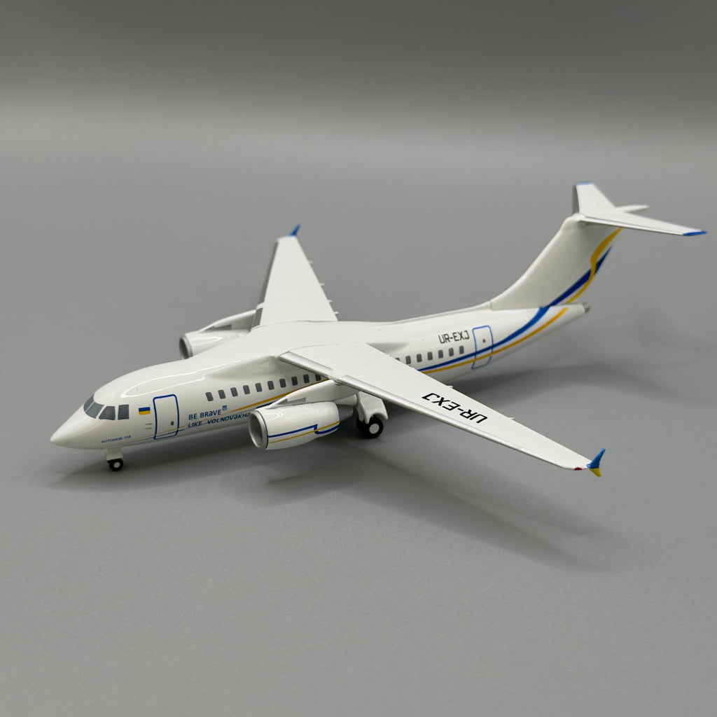 Antonov An-158 ADB Antonov UR-EXJ “Be Brave Like Volnovakha” 1:200 Scale Model