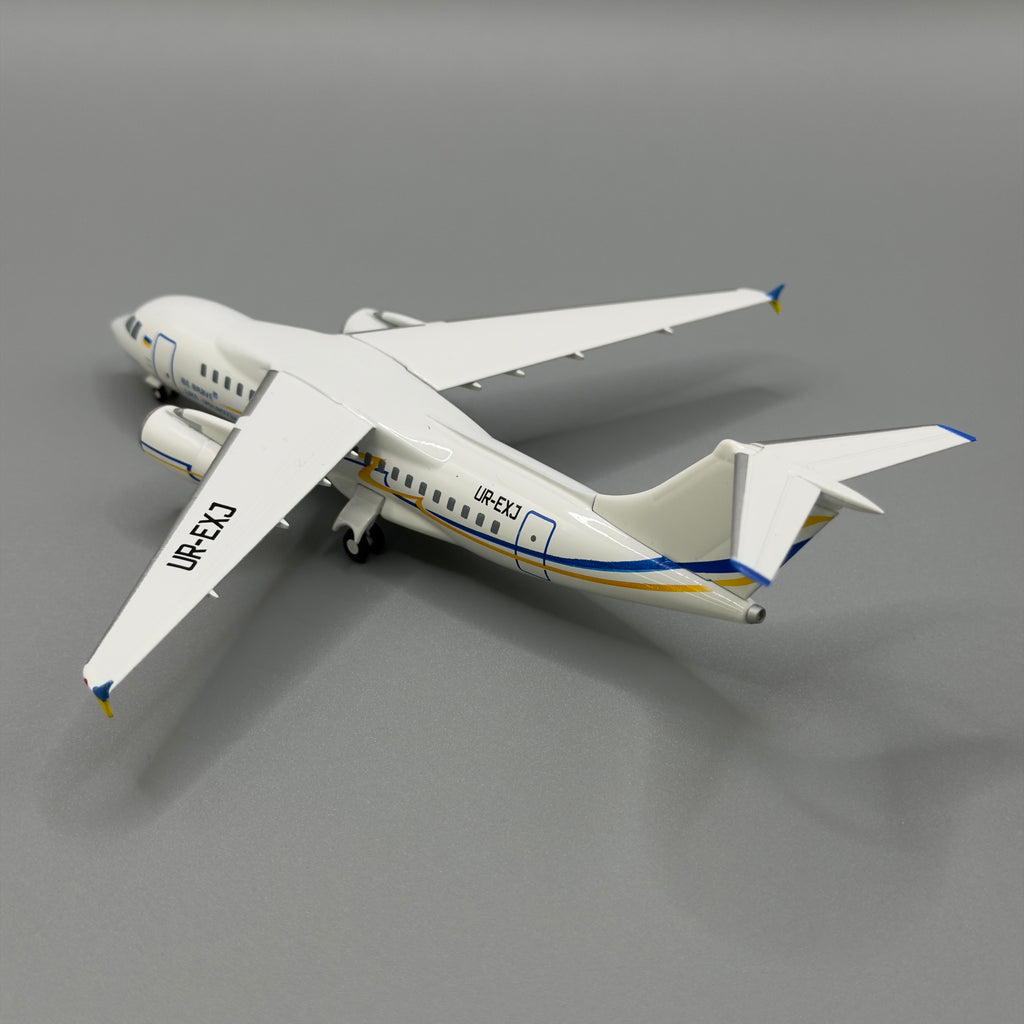 Antonov An-158 ADB Antonov UR-EXJ “Be Brave Like Volnovakha” 1:200 Scale Model