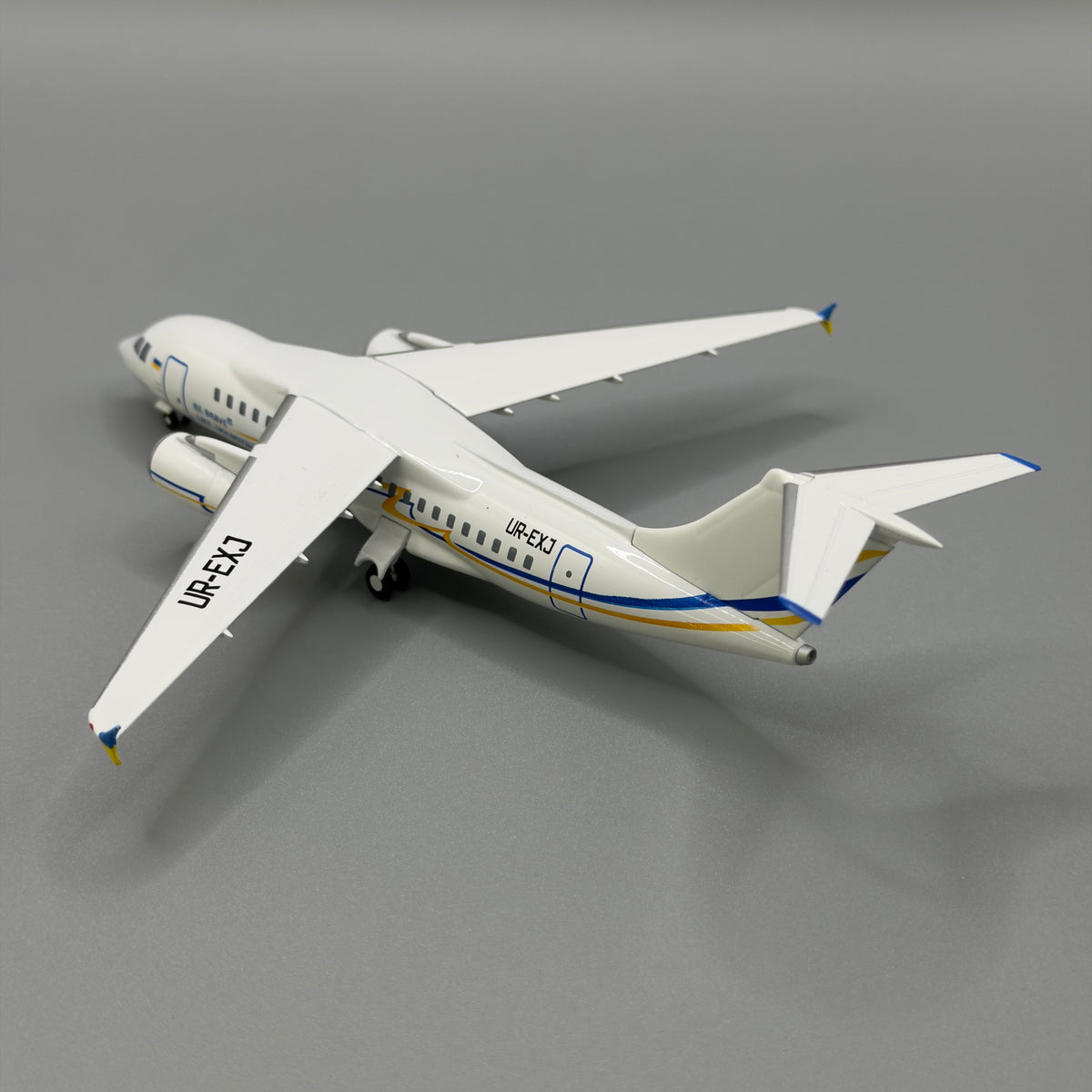 Antonov An-158 ADB Antonov UR-EXJ “Be Brave Like Volnovakha” 1:200 Scale Model