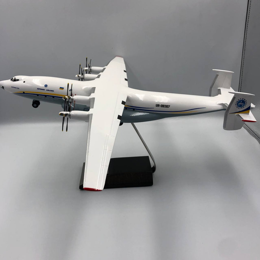 Antonov An-22 Antei COCK UR-09307 Antonov Airlines 1:144 Scale Model.