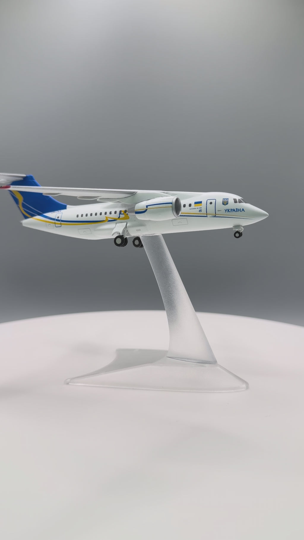 Antonov An-148-100B Ukraine Government UR-UKR 1:200 Scale Model