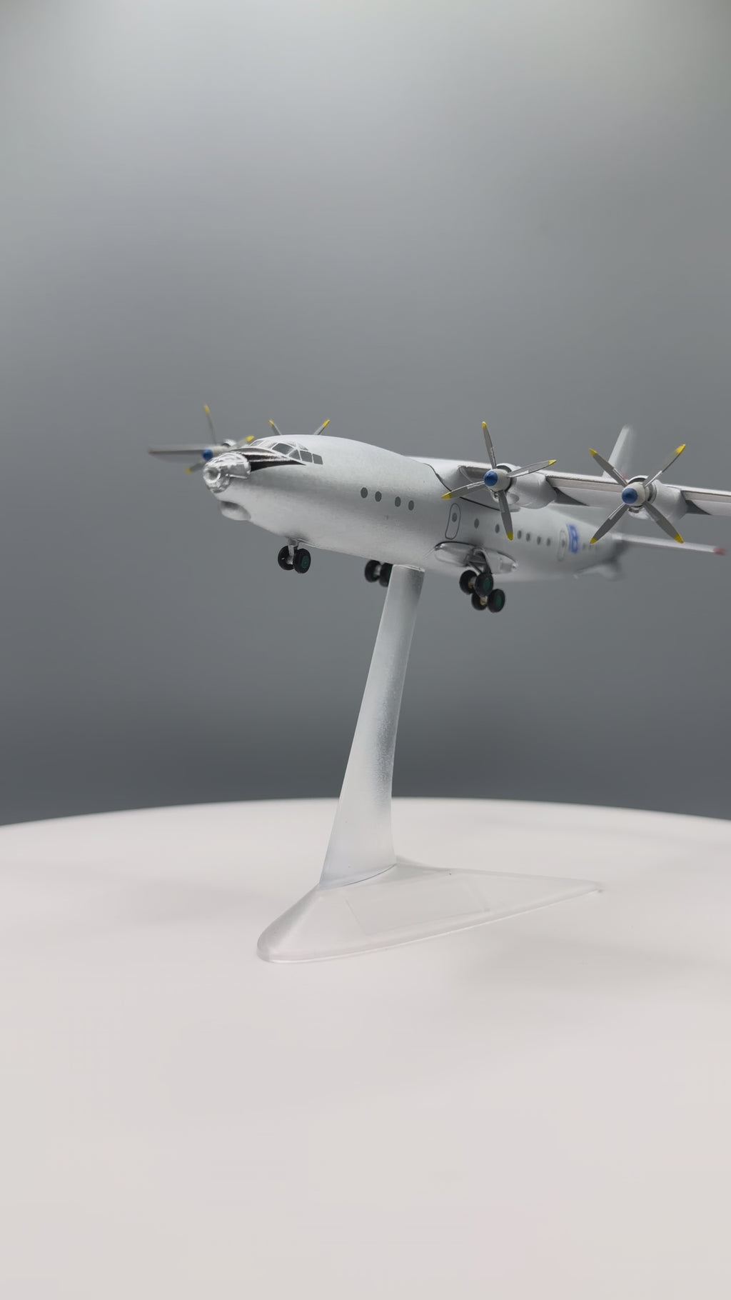 Antonov An-10 Soviet Air Force & Air Defence — 4 Variants — 1:200 Scale Model
